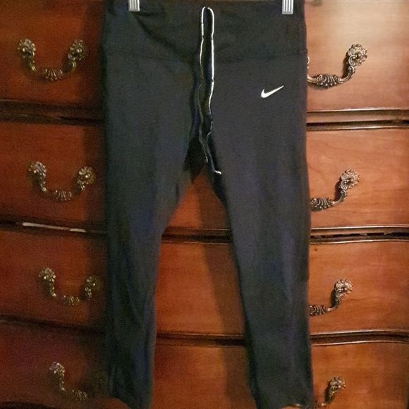 Nike Pants - NWOT Nike Black Running Capri Leggings sz S